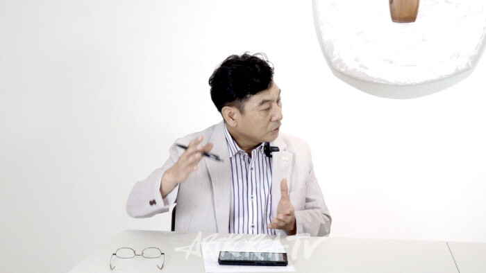 이승근 아트코리아방송 미술관장-사진촬영 김한정 기자
