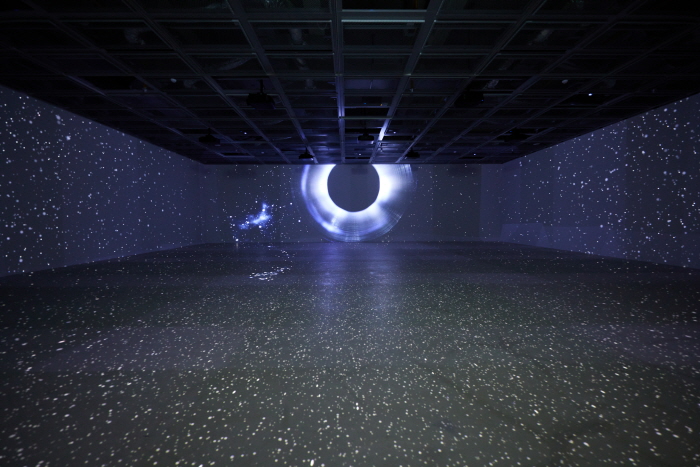 sec. Exhibition of Black & Light_ Aldo Tambellini at Ulsan Art Museum, Korea(Photo_ Jang Hwal Lim, 사진제공 토퍼스 스튜디오)