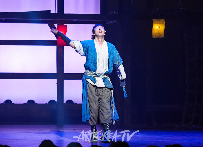 뮤지컬 '스웨그에이지 외쳐,조선!' 커튼콜(양희준). 2025.07.09 사진 ⓒ아트코리아방송 이용선 기자​