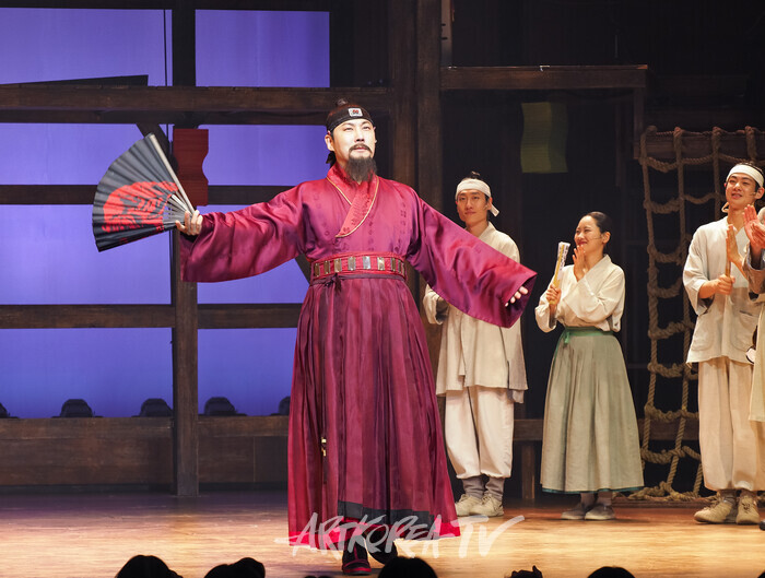 뮤지컬 '스웨그에이지 외쳐,조선!' 커튼콜(조휘). 2025.07.09 사진 ⓒ아트코리아방송 이용선 기자​