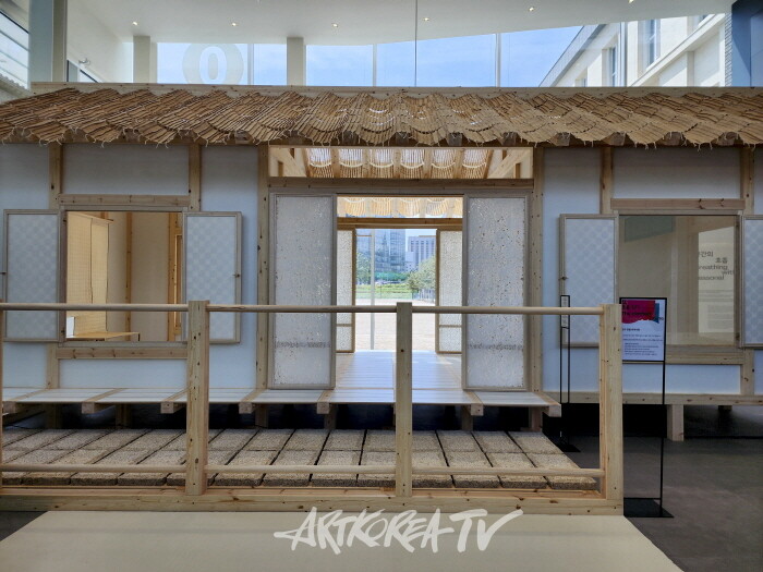 한국과 폴란드, 직물로 집을 짓다 전시작품-사진 김한정 기자