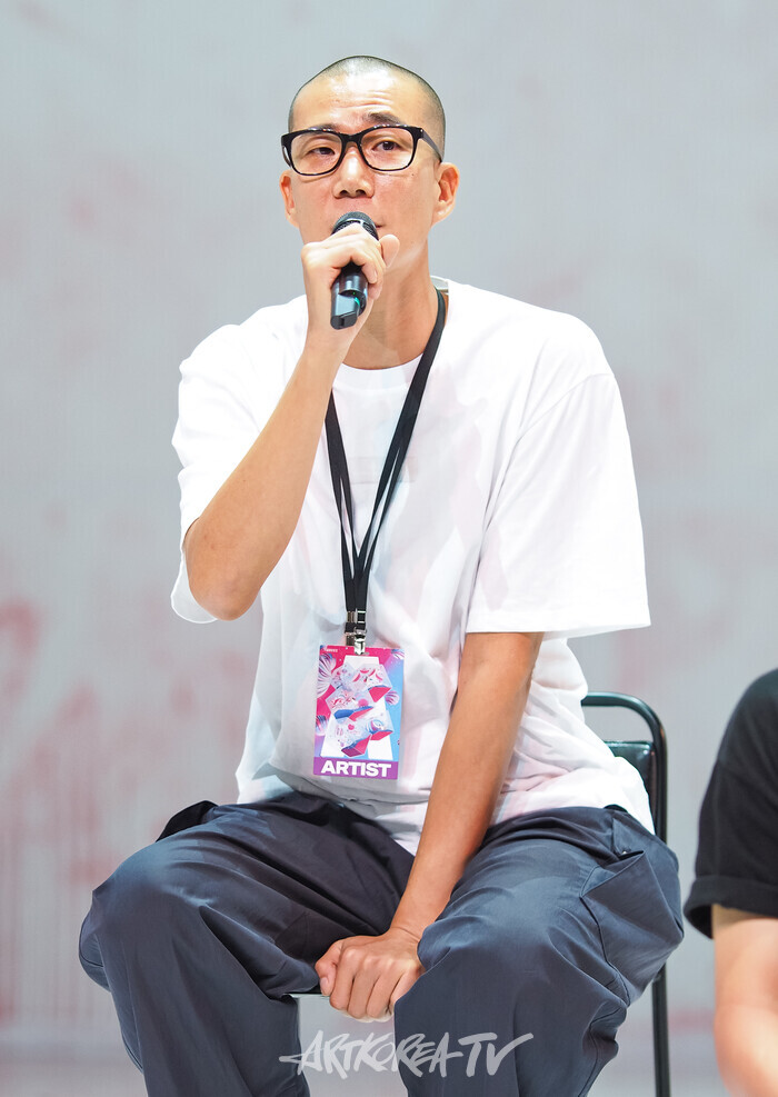 김성훈 on Sync Next 25 'pink' 프레스 시연(김성훈). 2025.08.28 사진 ⓒ아트코리아방송 이용선 기자​