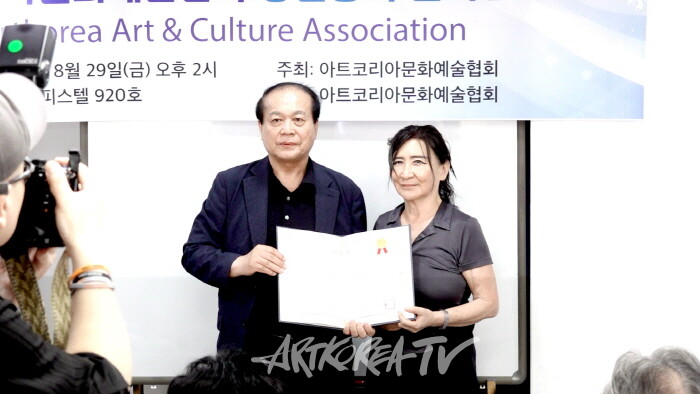 강정희 샌프란시스코지회장(교수)-사진촬영 이용선 기자