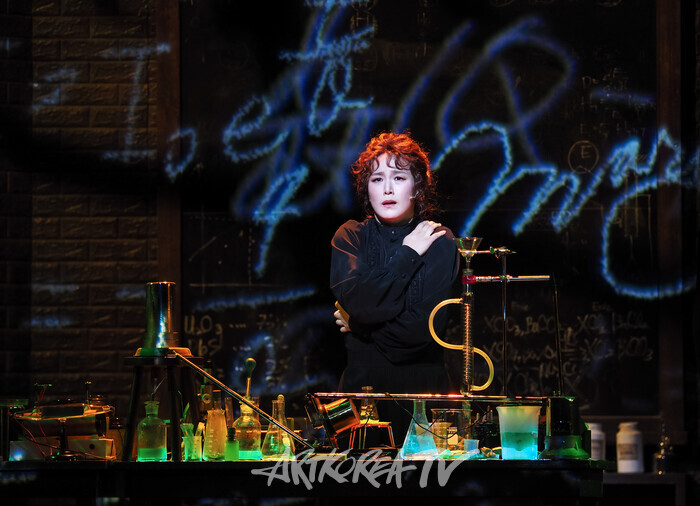 뮤지컬 '마리 퀴리' 프레스콜(마리 스클로도프스카 퀴리 역 박혜나) 2025.08.07 사진 ⓒ아트코리아방송 이용선 기자​