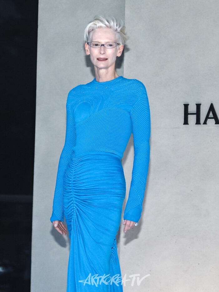 '하우스 노웨어 서울(HAUS NOWHERE SEOUL)' 포토월(틸다 스윈튼) 2025.09.03 사진 ⓒ아트코리아방송 이용선 기자​