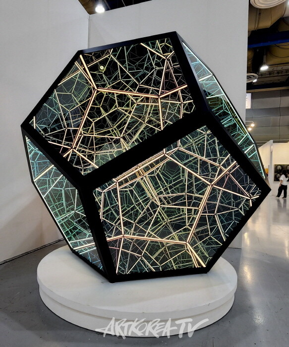 OPERA GALLERY Anthony James-사진촬영 김한정 기자