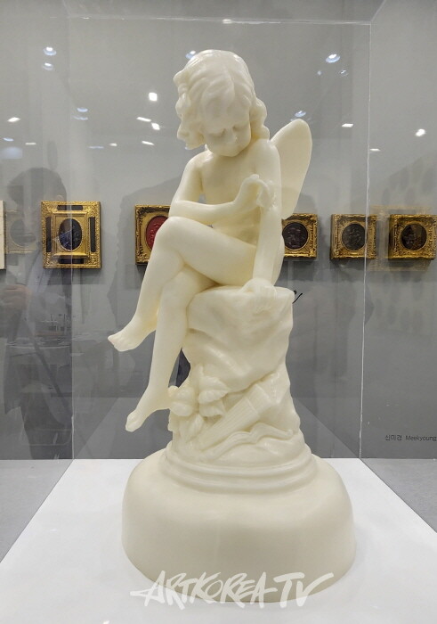 Gallery JJ-신미경 Angel Series 58, 2024 Soap, fragrance oil 58-33-35cm-사진촬영 김한정 기자