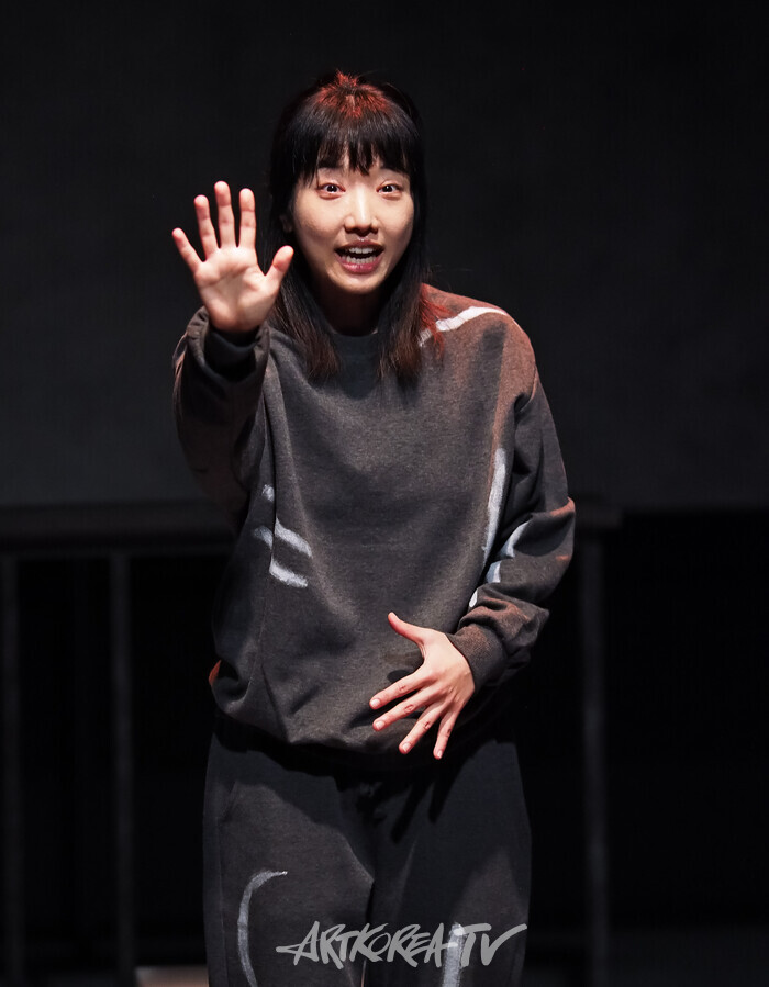 연극 '마른 여자들' 프레스콜(로즈 역 이세영). 2025.09.09 사진 ⓒ아트코리아방송 이용선 기자