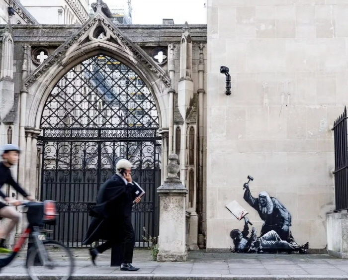 Banksy, 런던 왕립 법원 벽화 철거-사법권과 표현의 자유 충돌