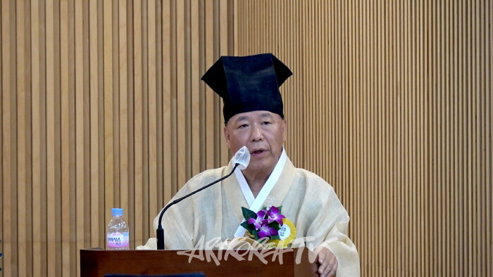 사회-한시협회 김원동 상임이사-사진촬영 최윤영 기자