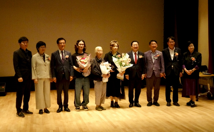 기념사진 촬영-사진촬영 최윤영 기자