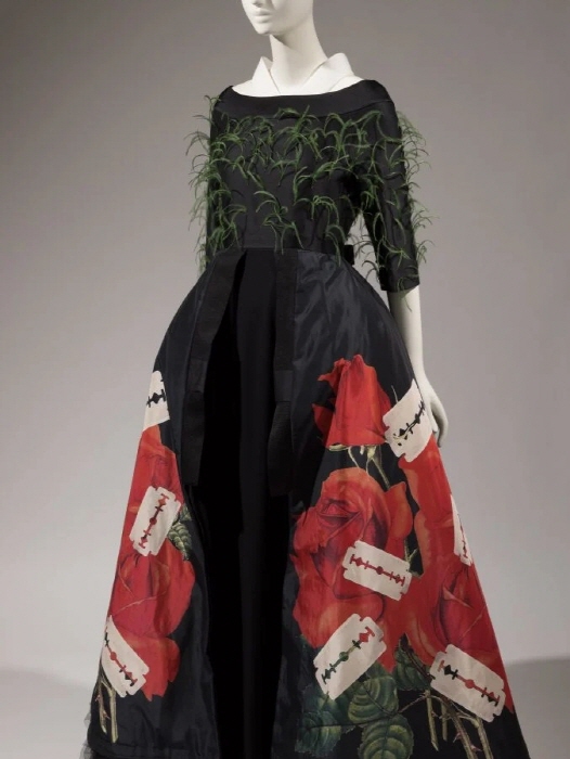 준 타카하시, 언더커버 컬렉션, 앙상블, 2020년 가을 컬렉션. ©FIT 박물관