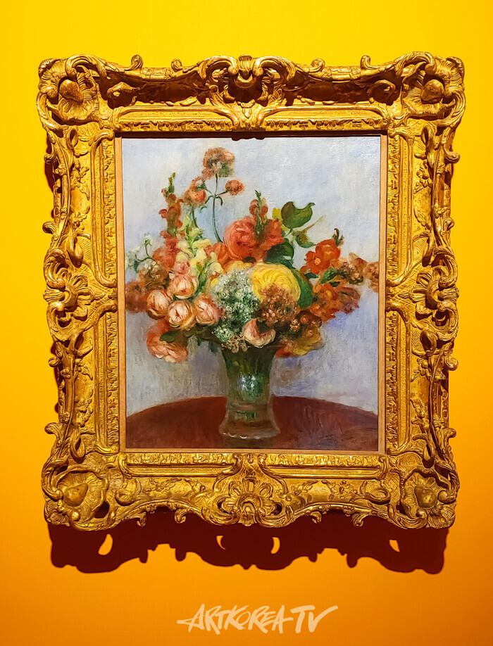 '오랑주리 - 오르세 미술관 특별전 : 세잔, 르누아르' 기자간담회(피에르 오귀스트 르누아르 - 꽃병 속의 꽃, 1898)  2025.09.19 사진 ⓒ아트코리아방송 이용선 기자