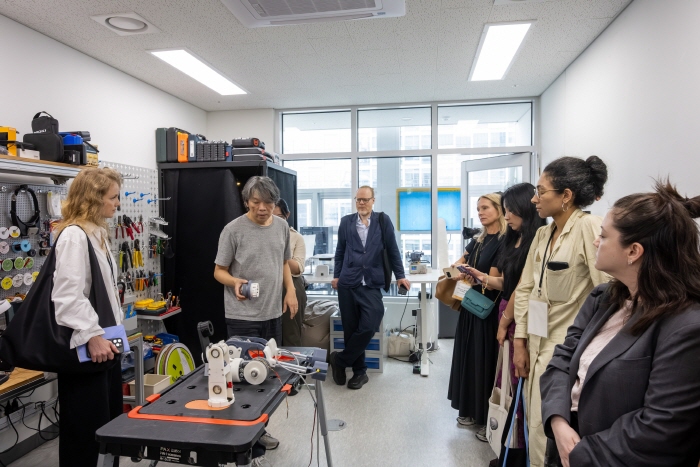 사진 제공_예술경영지원센터 '2025 Dive into Korean Art' 행사 현장 (1)