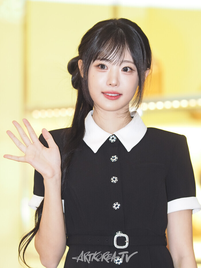 현대면세점 시그니처 쇼핑 캠페인 '현데이(HYUNDAY)' 프로모션 기념 포토월 행사(QWER 히나) 2025.09.25 사진 ⓒ아트코리아방송 이용선 기자