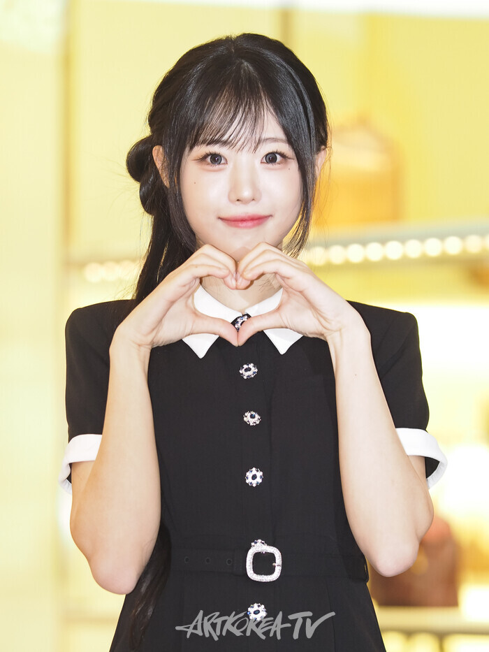 현대면세점 시그니처 쇼핑 캠페인 '현데이(HYUNDAY)' 프로모션 기념 포토월 행사(QWER 히나) 2025.09.25 사진 ⓒ아트코리아방송 이용선 기자