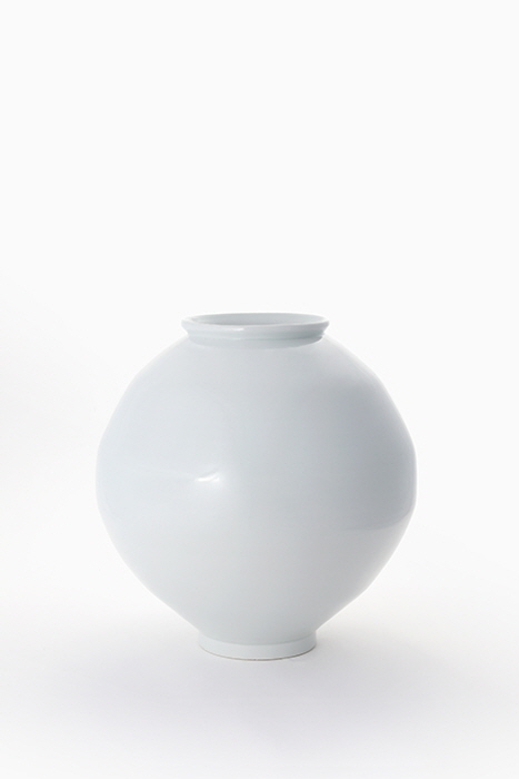 달항아리, 47x49cm-사진제공 장은선 갤러리