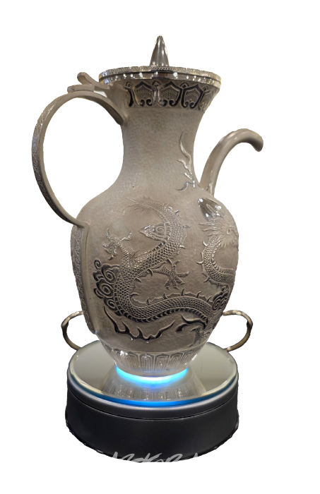 황갑주-주전자, 잔 가야시대 175-206 흑토기를 모티브로 한 은주전자 잔, 조이조각 쌍용-사진촬영 김한정 기자