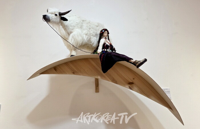 김바도-고원의 자유 41cm Porcelain Doll 2025-사진촬영 김한정 기자