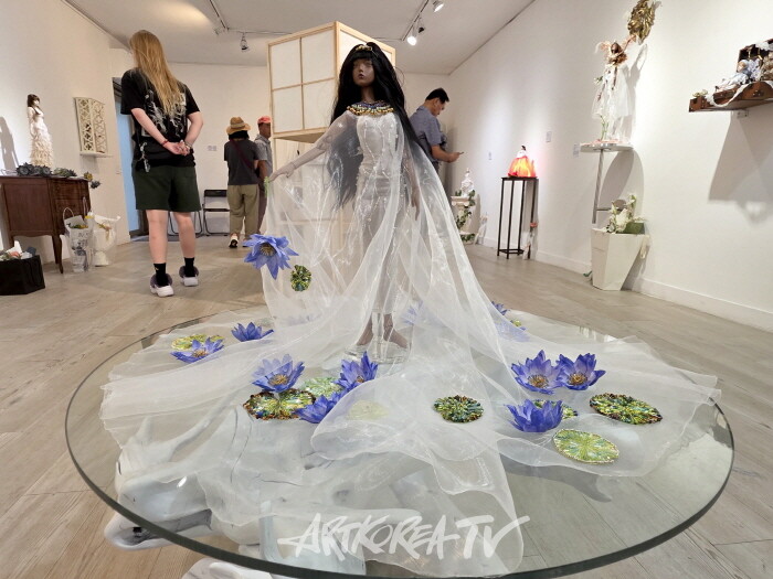 김바도-나일강의 범람 41cm Porcelain Doll 2025-사진촬영 김한정 기자