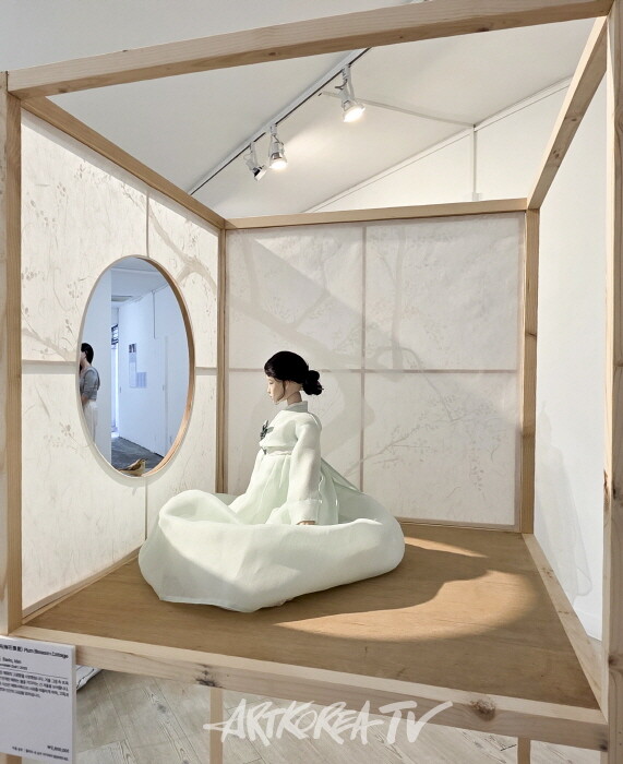 김바도-매화서옥 41cm Porcelain Doll 2025-사진촬영 김한정 기자