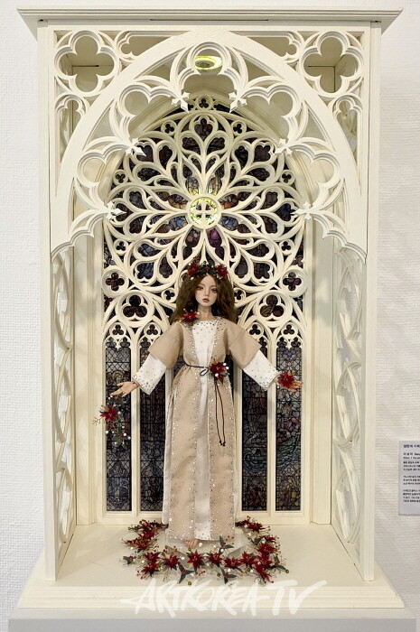 이상미-성탄의 기적 33cm Porcelain Doll 2025-사진촬영 김한정 기자