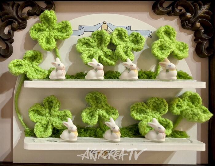 이상미-행운 토끼 2cm Porcelain Doll 2025.-사진촬영 김한정 기자