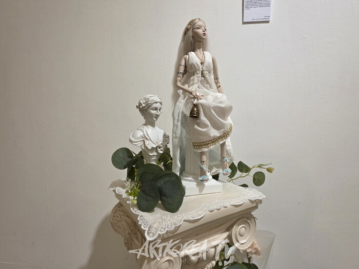 이한나-초롱꽃의 전설 44cm Porcelain Doll 2024 -사진촬영 김한정 기자
