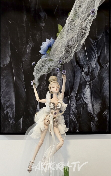 이해리-아프로디테의 눈물 36ccm Porcelain Doll 2025-사진촬영 김한정 기자