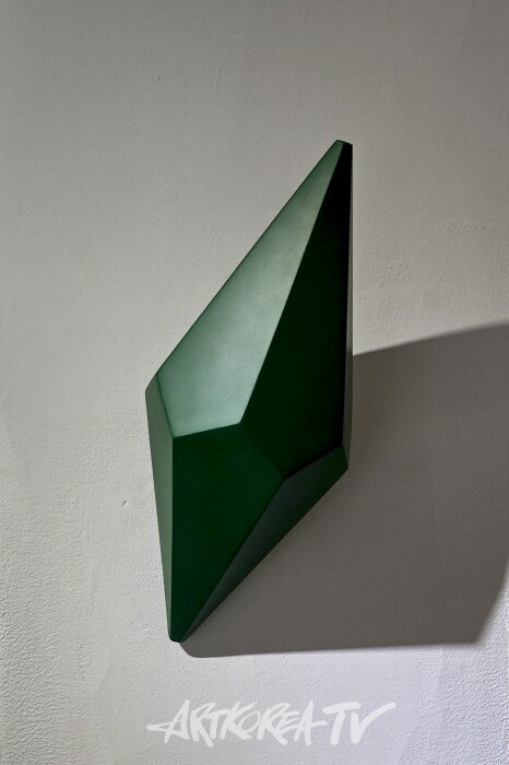 박영훈 개인전 ‘보이지 않는 소중한 것들 2025’-작가의 부재 속에서 마주한 작품-사진촬영 김한정 기자