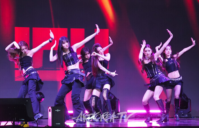 이즈나(izna) 두 번째 미니앨범 '낫 저스트 프리티'(Not Just Pretty) 발매 기념 쇼케이스. 2025.09.30 사진 ⓒ아트코리아방송 이용선 기자