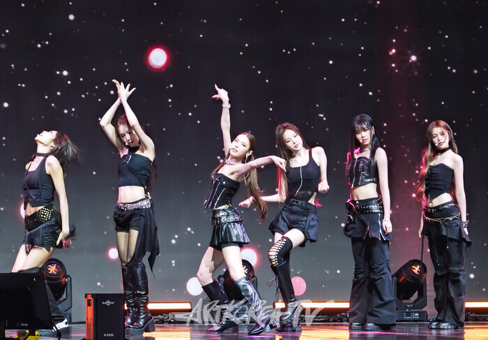 이즈나(izna) 두 번째 미니앨범 '낫 저스트 프리티'(Not Just Pretty) 발매 기념 쇼케이스. 2025.09.30 사진 ⓒ아트코리아방송 이용선 기자