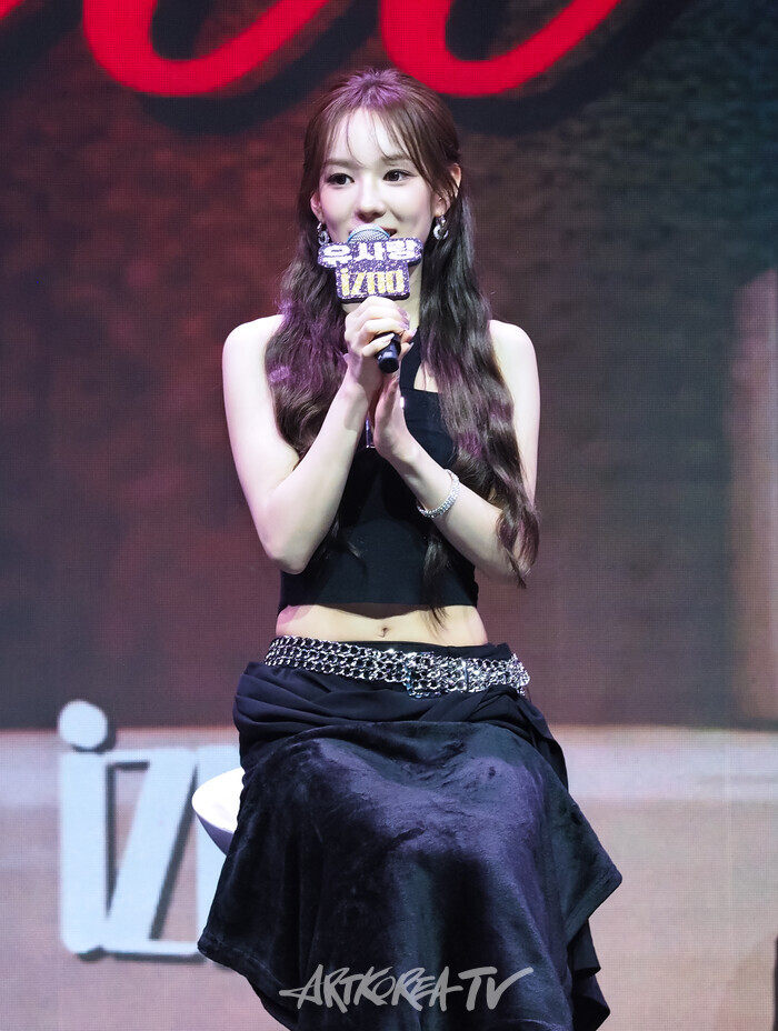 이즈나(izna) 두 번째 미니앨범 '낫 저스트 프리티'(Not Just Pretty) 발매 기념 쇼케이스(유사랑). 2025.09.30 사진 ⓒ아트코리아방송 이용선 기자