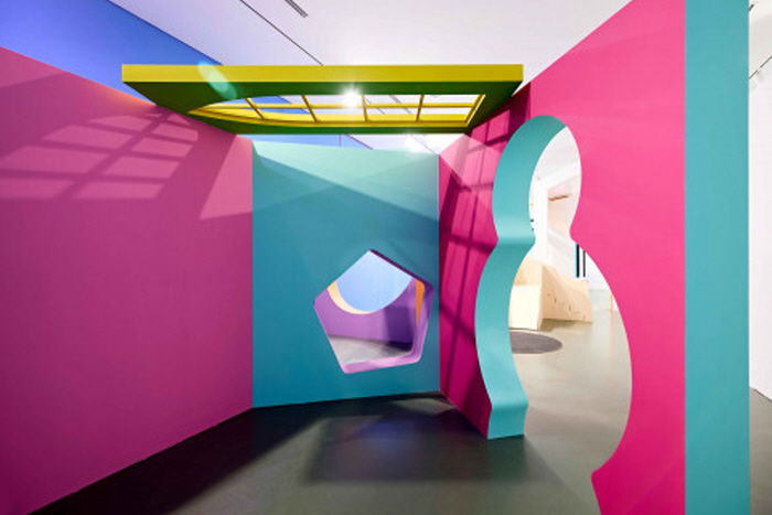 전시실 전경(1부 데니스 오펜하임)-사진제공 소마미술관