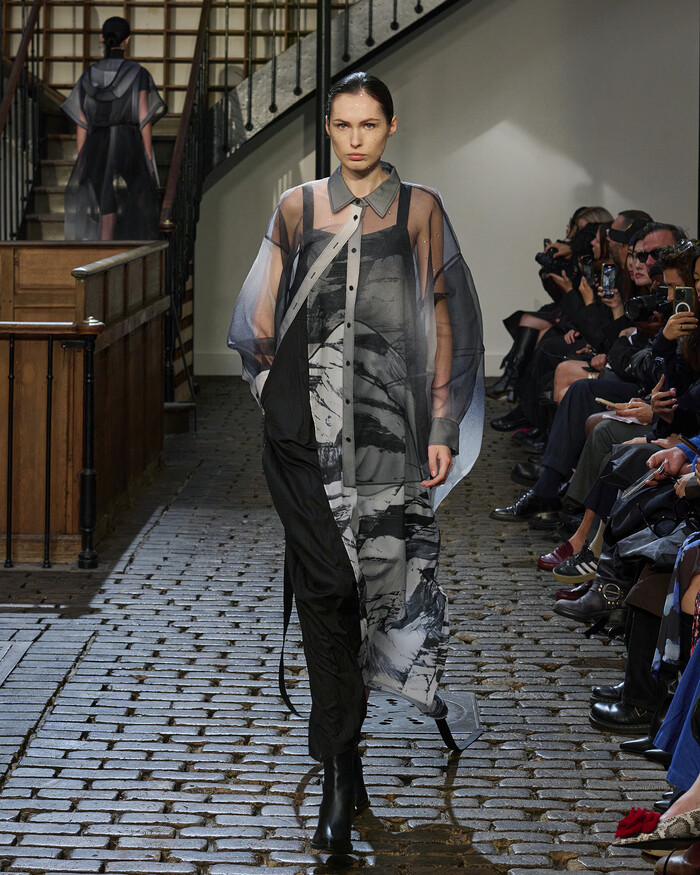 데무(DÉMOO) 2026 봄·여름 컬렉션 '블랙홀(BLACKHOLE)' 제공 데무