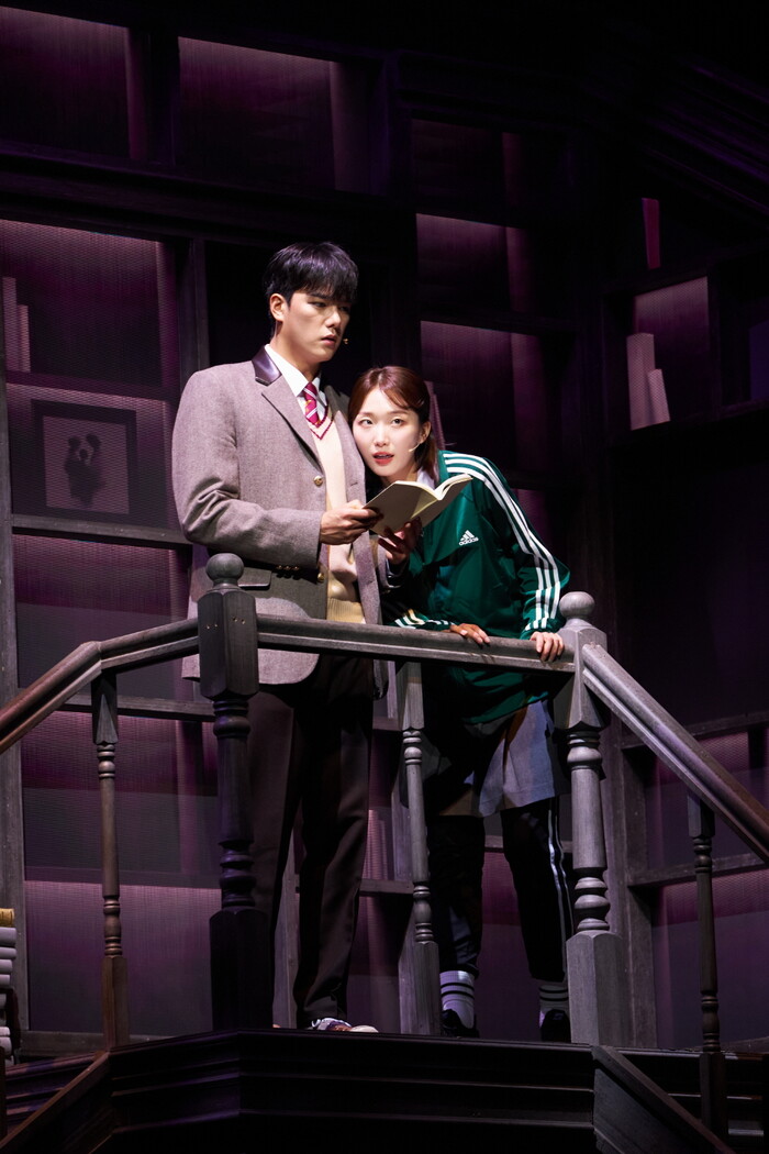 뮤지컬 '아몬드' 공연 사진(윤재 역 윤소호, 도라 역 김이후). 제공 라이브(주)