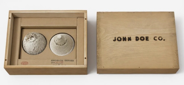 칼 쳉, '침식 시리즈 2' (1975). 작가와 로스앤젤레스 필립 마틴 갤러리 제공. 사진-브라이언 포레스트