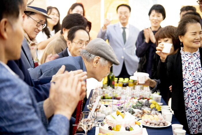 건배사-사진촬영 김한정 기자