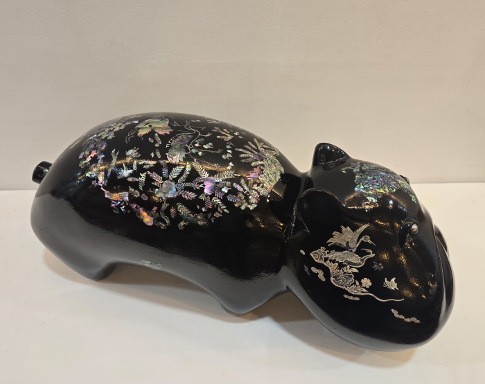 김성인작품-미소 (60X30X20cm)-사진제공 세미갤러리