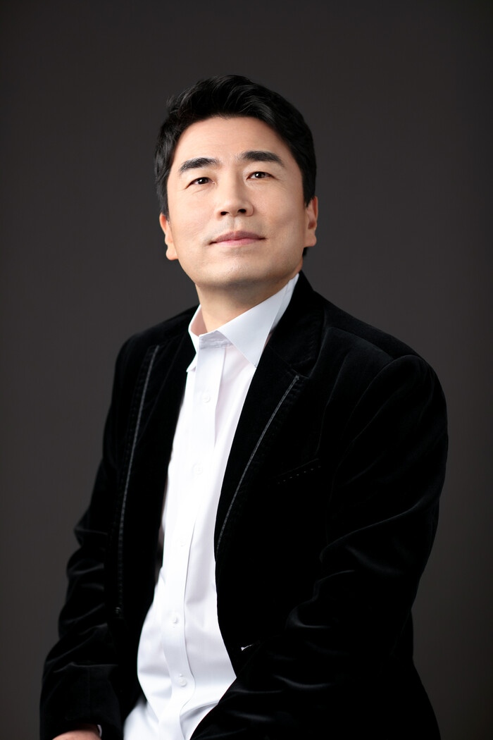 서울시합창단의 명작시리즈Ⅱ '낙엽 위에 흐르는 멜로디' 객원지휘자 김철. 제공 세종문화회관