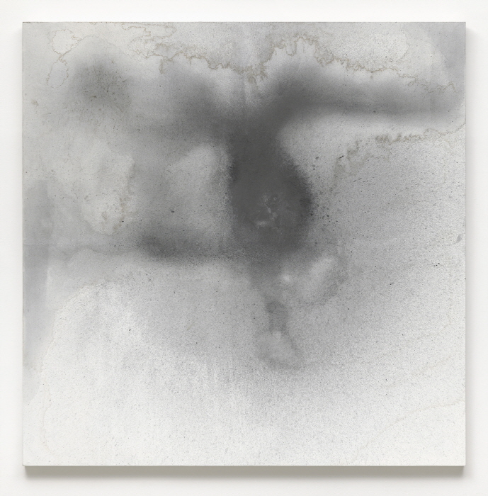 갈라 포라스-김(b. 1984)〈Signal (MAK Center 10/19/23-01/27/24)〉2024Graphite on gessoed panel182.9 x 182.9 cmCourtesy of the artist and Kukje Gallery사진: 안천호이미지 제공: 국제갤러리