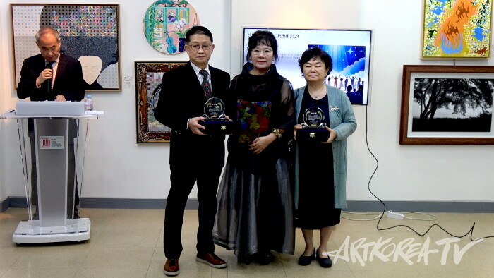 우수상 현장윤, 전효진 작가-사진촬영 최윤영 기자