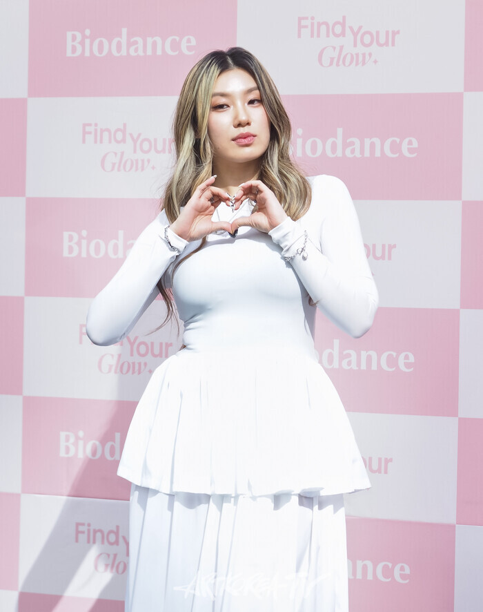 [AK포토] 리정, 아침부터 빛나는 미모