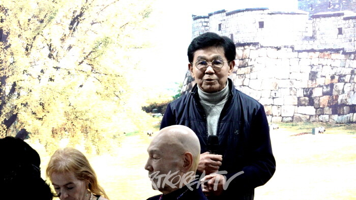 박영철 화백-사진촬영 김한정 기자