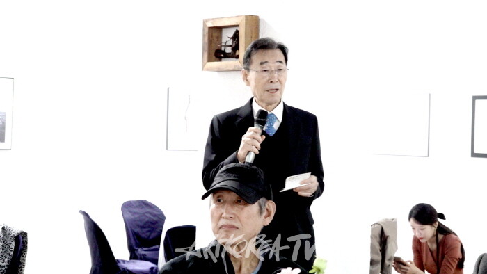 사회 정강현 선생 -사진촬영 김한정 기자