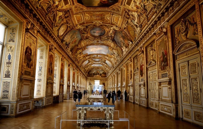 2020년 파리 루브르 박물관의 아폴로 갤러리. 사진: Ludovic Marin/AFP via Getty Images.