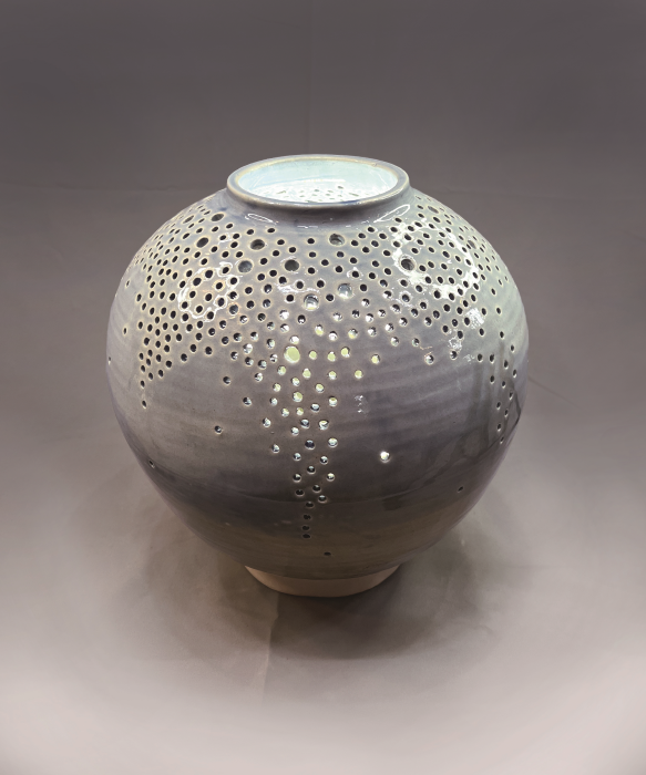 심현숙-별빛 280 x 330mm 백자 산화 소성-사진제공 MH Gallery