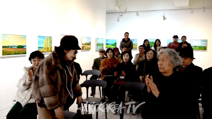 이황 화가, ‘추억 속의 자연’展 개막식-사진촬영 김한정 기자