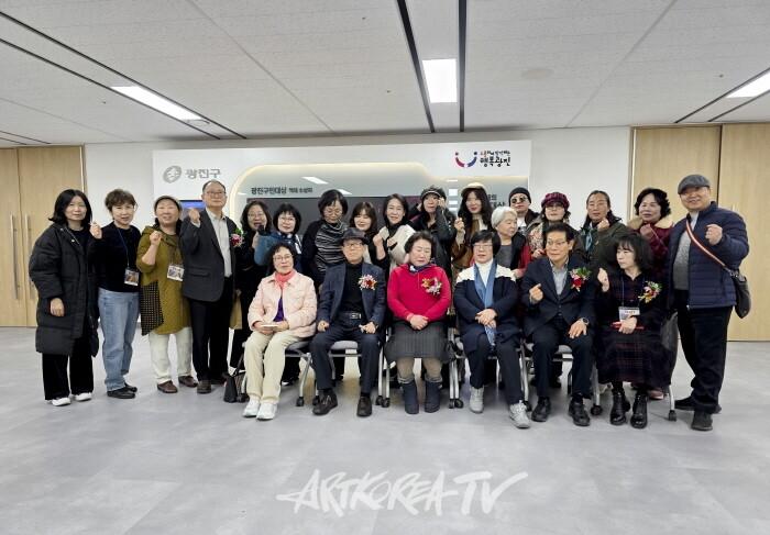 단체사진-사진촬영 김한정 기자