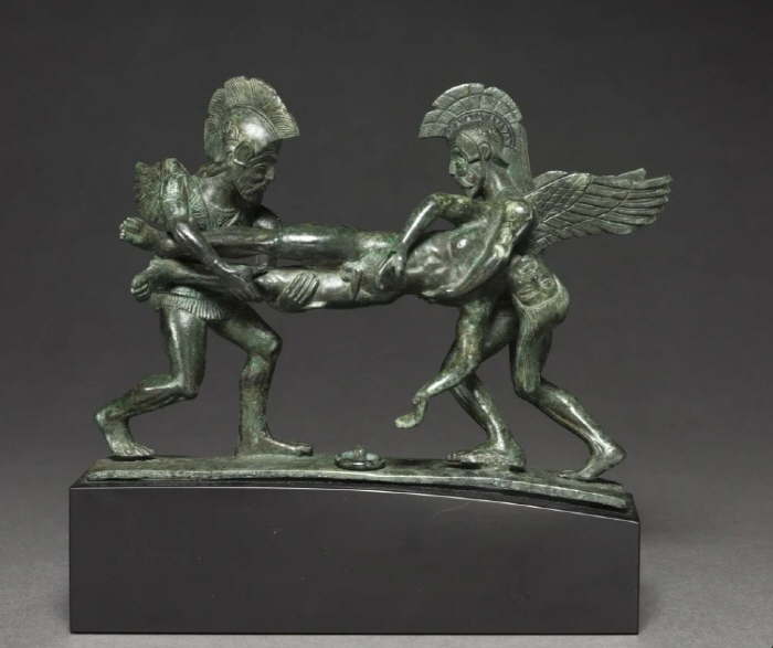  클리블랜드 미술관에서 대여한 '잠과 죽음'(기원전 4세기 초)이 새겨진 청동 시스타 손잡이. 사진 제공-레지언 오브 아너